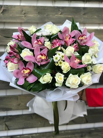 Букет цветов из: Розы и Хризантемы в Жилёво