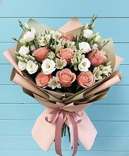 Букет цветов из:  Розы, Альстромерии и Лизиантусы #REPLACE_PRED# Жилёво