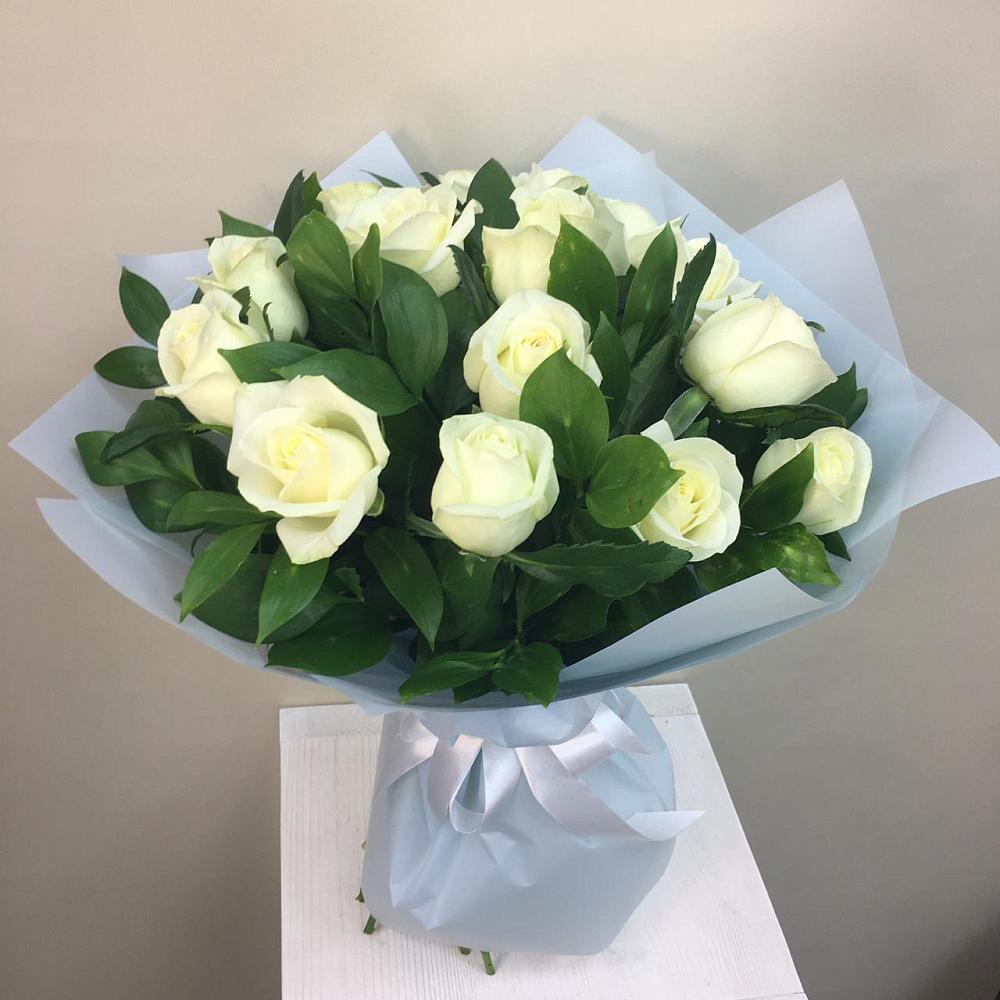 Букет 15 Белых роз Проуд в Жилёво