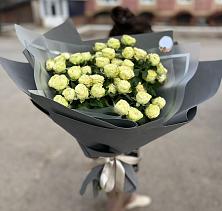 Букет Белые кустовые розы Солинеро в Жилёво