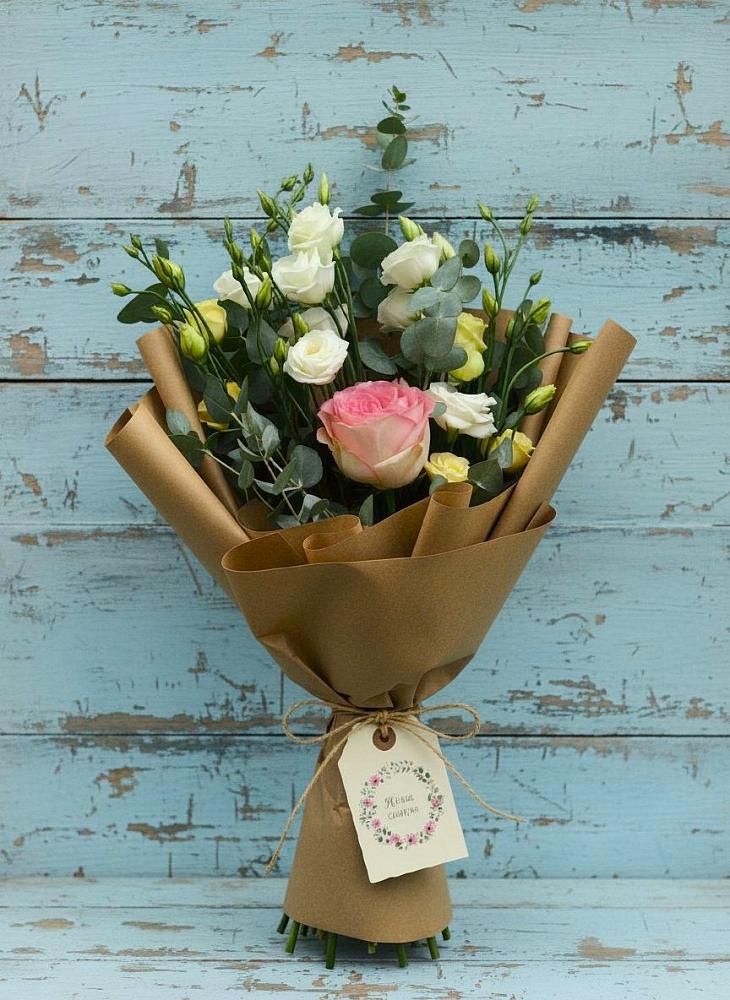 Букет цветов из: Розы и Лизиантусы в Жилёво