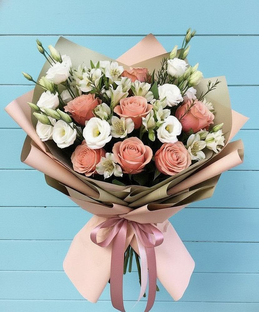 Букет цветов из: Розы, Альстромерии и Лизиантусы в Жилёво