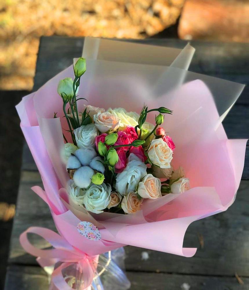 Букет цветов из: Розы и Лизиантусы в Жилёво