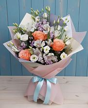 Букет цветов из:  Лизиантусы, Розы, Альстромерии и Гипсофила в Жилёво