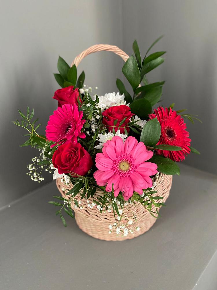 Цветочная композиция из Розы, Хризантемы и Герберы в корзине в Жилёво