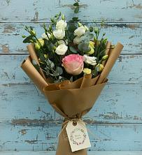 Букет цветов из:  Розы и Лизиантусы в Жилёво