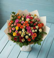 Букет Микс из разноцветных кустовых роз в Жилёво