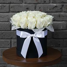 Цветочная композиция из Розы в шляпной коробке в Жилёво