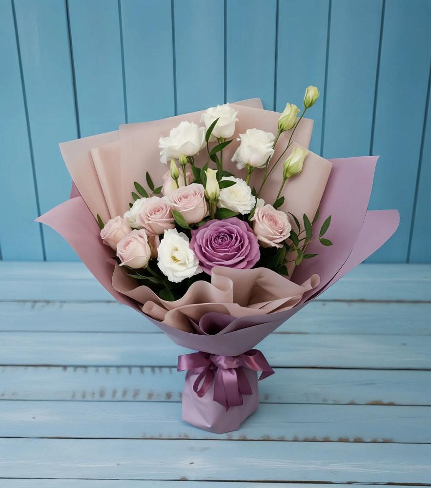 Букет цветов из: Розы и Лизиантусы в Жилёво